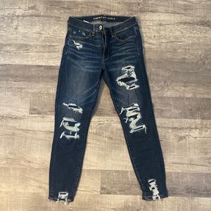 Size 6 Regular American Eagle Jeans! In great shape!